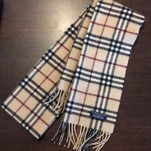 Burberry wool scarf
